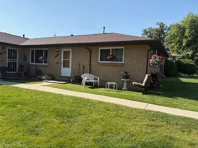 4690 Quay St — Photo 2