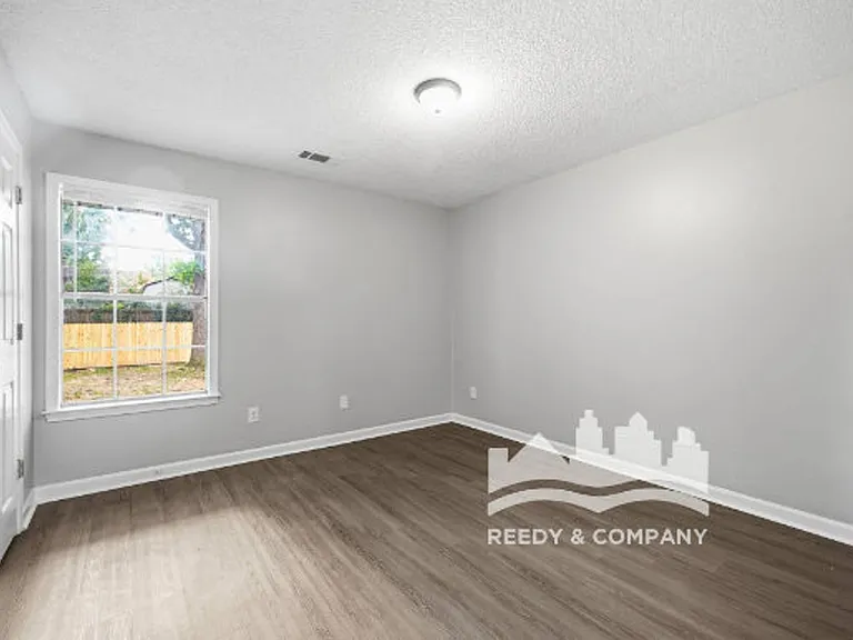 6213 Holly Park Dr — Photo 28