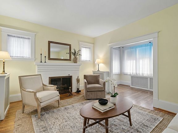 4th image of 76 Bond St W