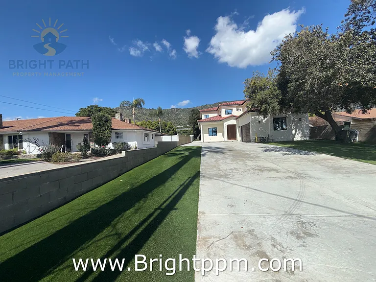 19023 1/2 W Leadora Ave — Photo 12
