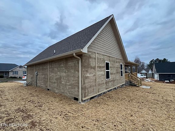 4th image of 130 Highland Dr