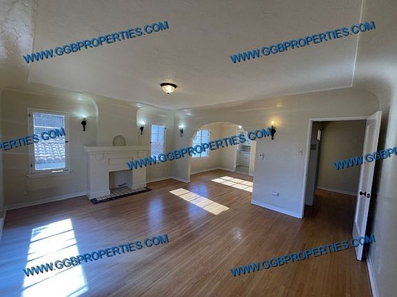 3rd image of 2209-2211 N Eucalyptus Ave
