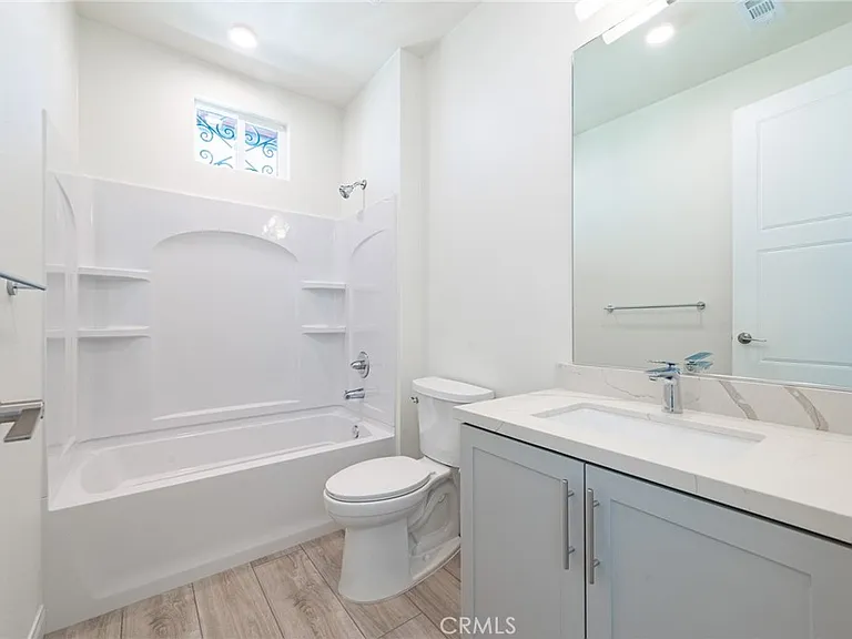 160 N New Ave #8 — Photo 23