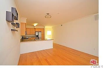 4th image of 214 S Alexandria Ave APT 203