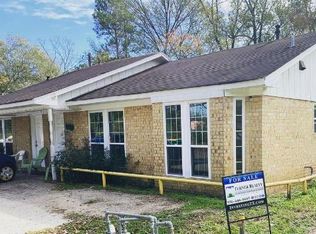 1208 Santa Fe St, Conroe, TX 77301