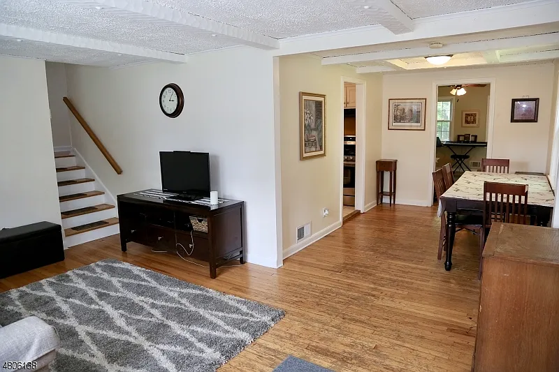 3 bed, 1.0 bath, $3,700 — Photo 3