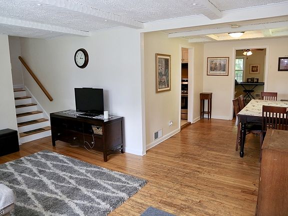 3rd image of 41 Beechwood Rd