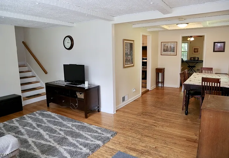 41 Beechwood Rd — Photo 6