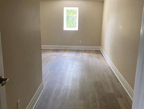 3rd image of 66 Albert St W Unit 1