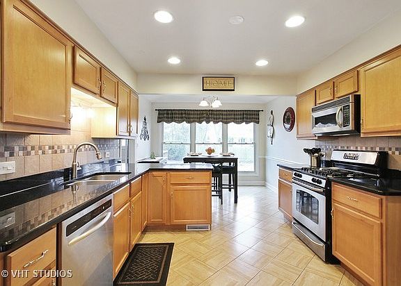 3rd image of 3842 Russett Ln