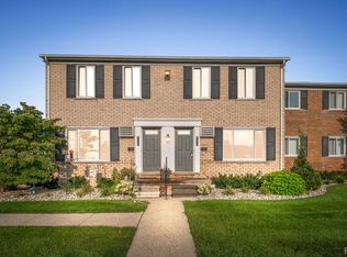 1119 Tienken Ct, Rochester, MI 48306