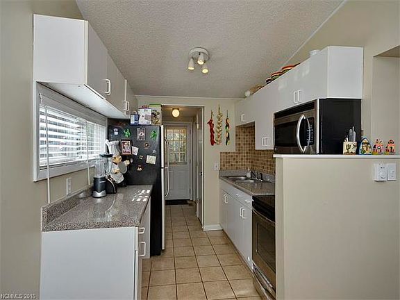 4th image of 31 Wellington St
