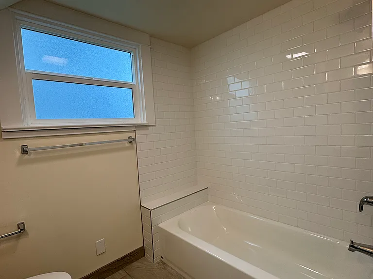 14 E High St — Photo 15