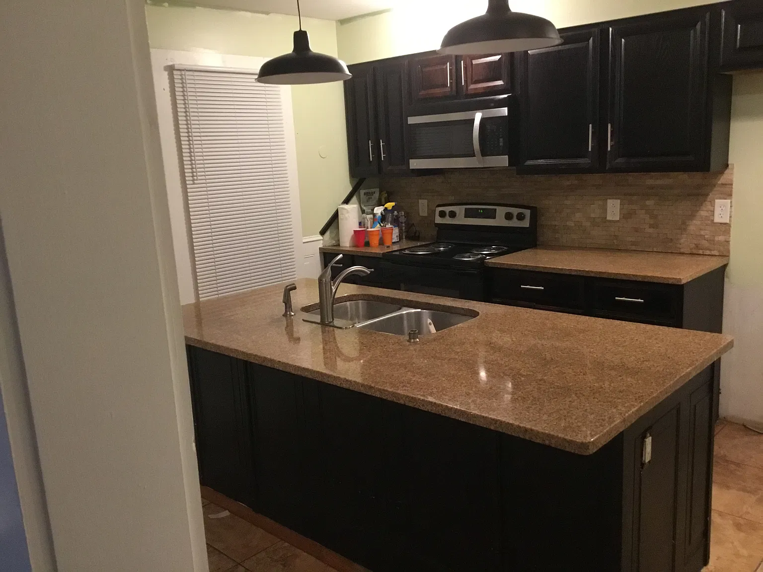 4 bed, 1700 sqft, $2,350 — Photo 4