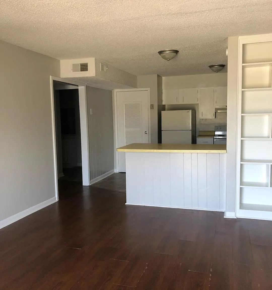 1 bed, 930 sqft, $1,195 — Photo 1