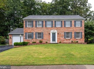 8486 Falling Leaf Rd, Springfield, VA 22153