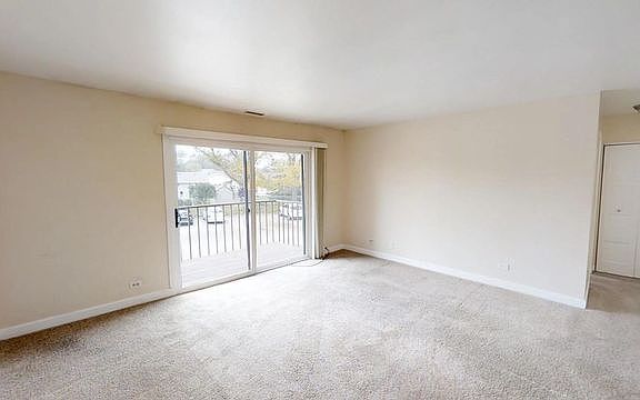 4th image of 617 Limerick Ln APT 2A