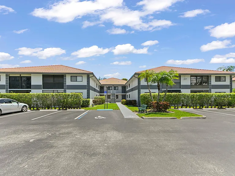 15234 Lakes Of Delray Blvd #276 — Photo 1