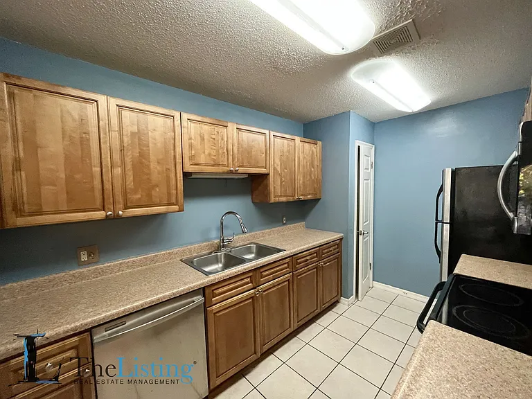 1695 Lee Rd #D215 — Photo 8