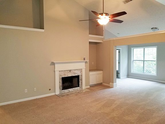 4th image of 621 Fairmont Park Dr