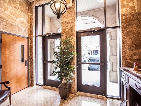 2nd image of 615 S 6th St APT 305