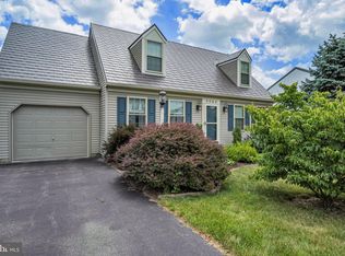 3062 Jodi Ln, Dover, PA 17315