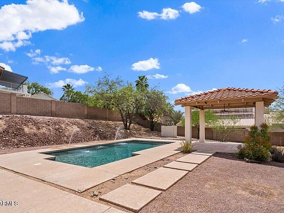 3rd image of 1221 E CLAIRE Drive