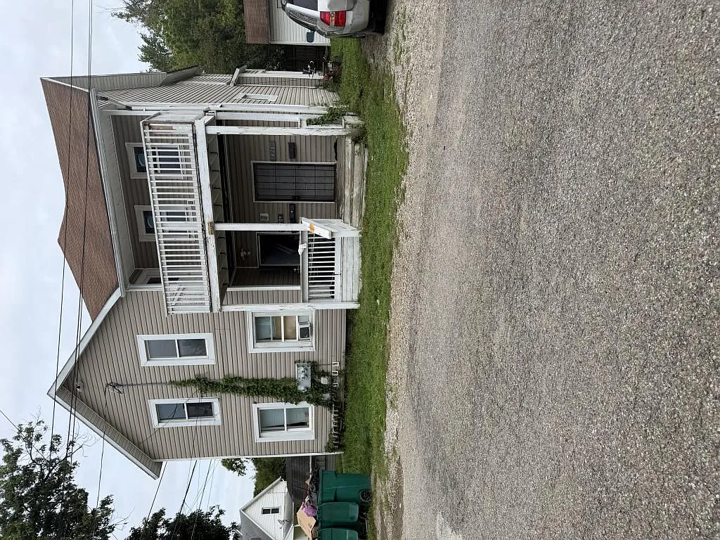 420 E Indiana St — Photo 4