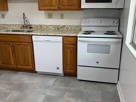 2nd image of 3015 E Longview Ave
