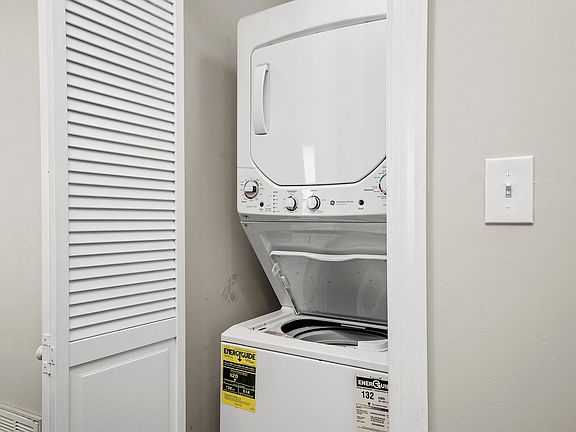 5th image of 7340 N Hoyne Ave #7360-2