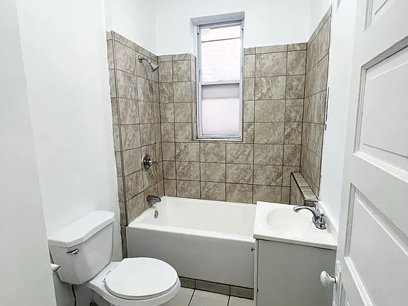 4th image of 2318 S Homan Ave #10f614768