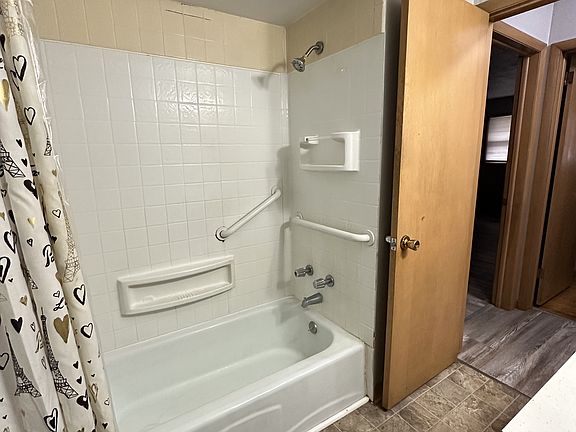 5th image of 2519 Holmes St #3-B