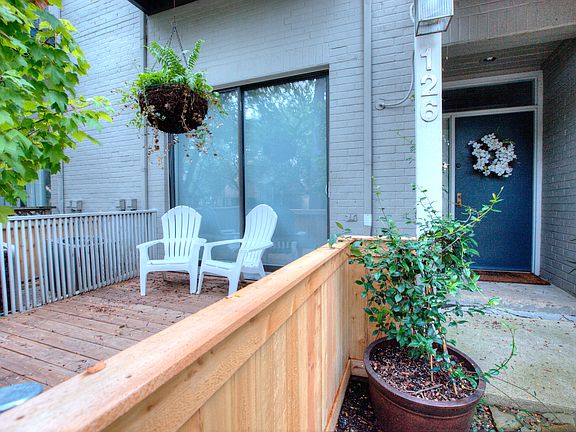 2nd image of 5990 Lindenshire Ln APT 126