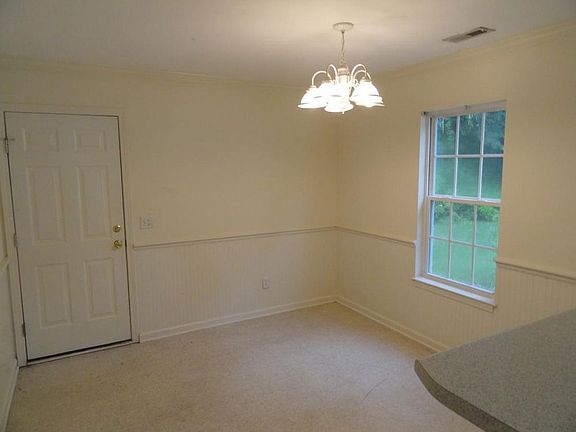 3rd image of 254 Victory Gardens Dr