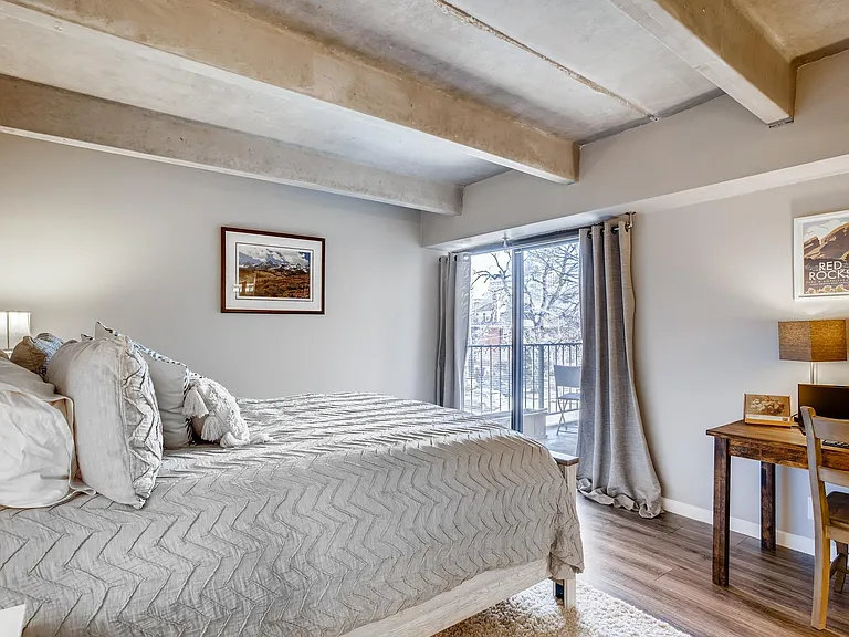 1433 N Williams St #303 — Photo 4