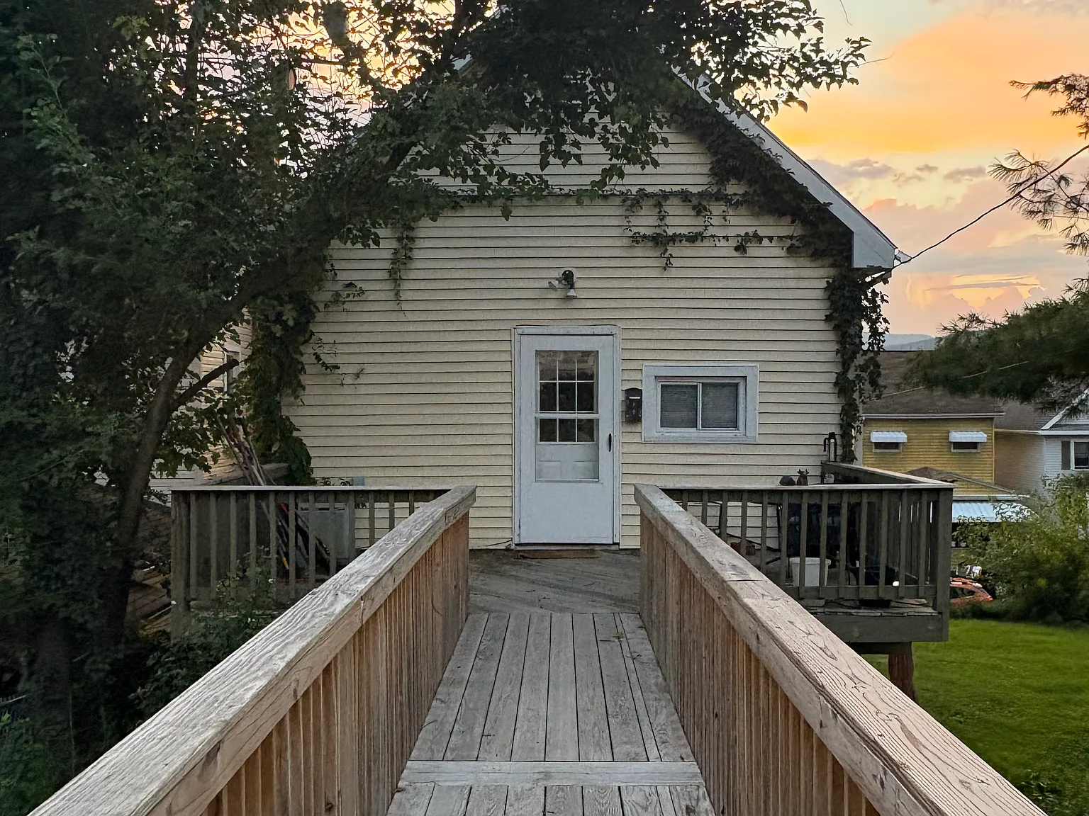 2 bed, 1000 sqft, $1,000 — Photo 1