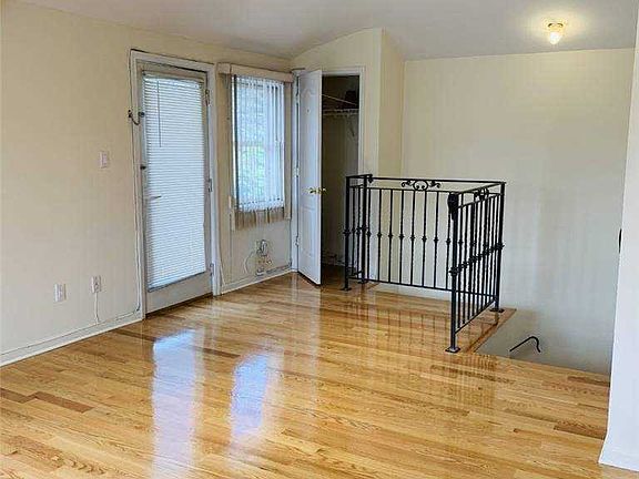 5th image of 3837 215th St