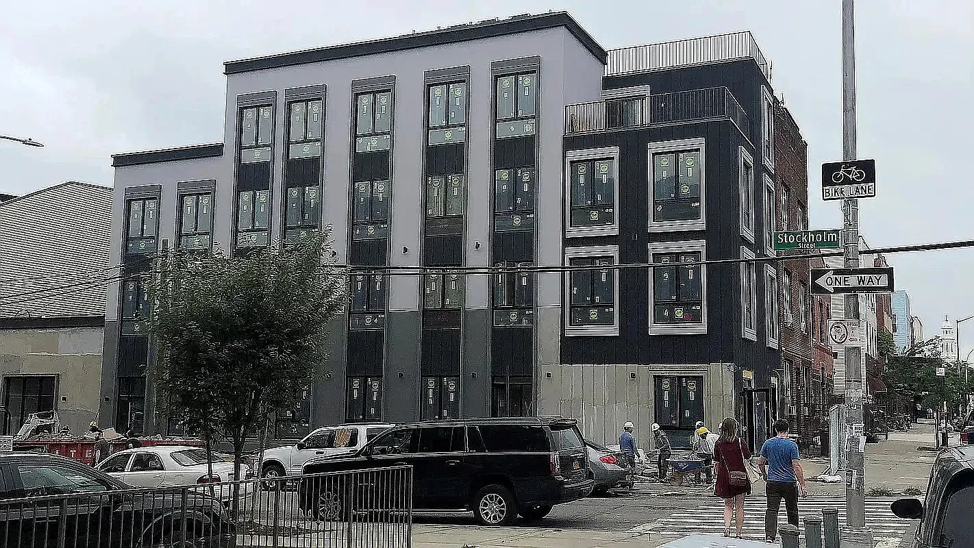 205 Central Avenue — Photo 4