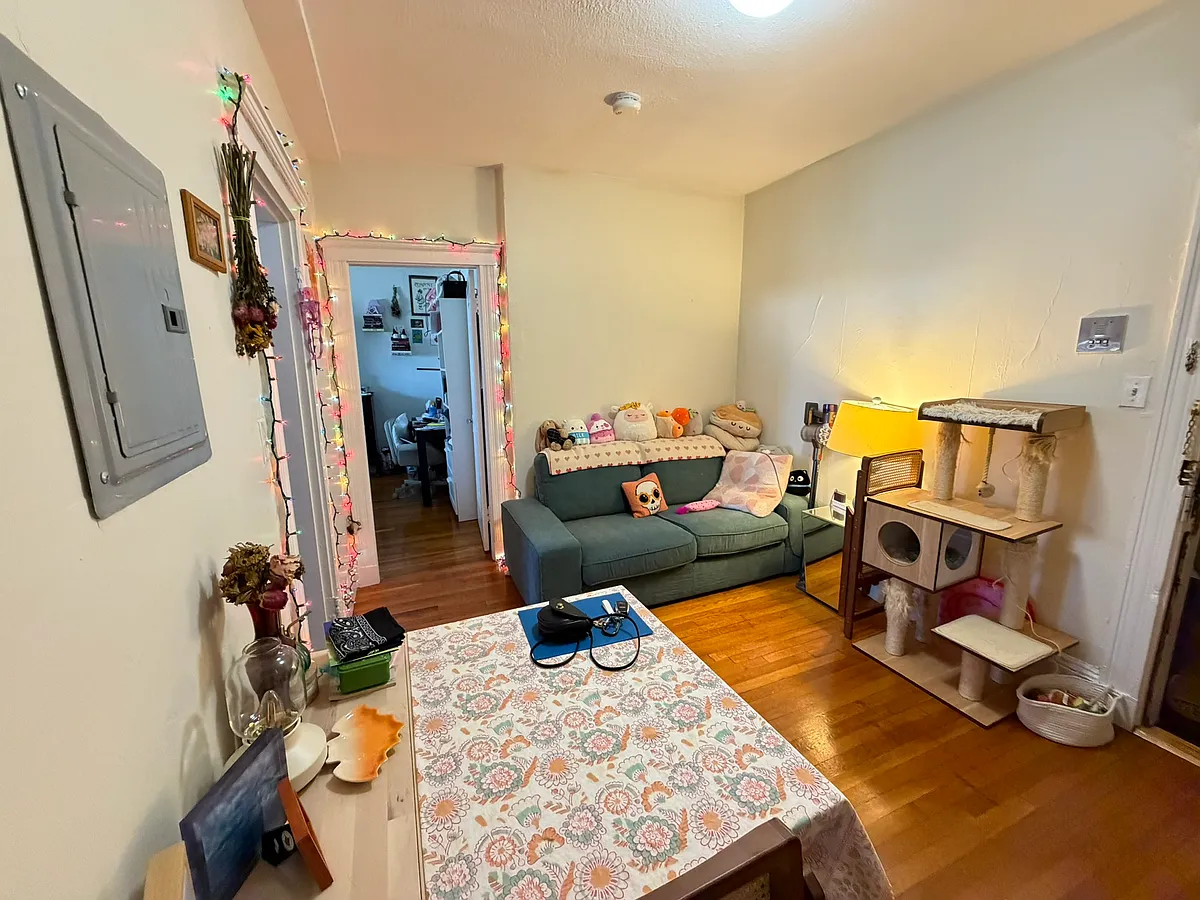 Building Photo - 132 Washington St #23