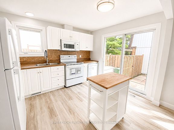 3rd image of 837 Eastvale Dr #6