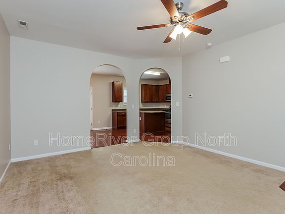 3rd image of 809 Woodside Park Ln