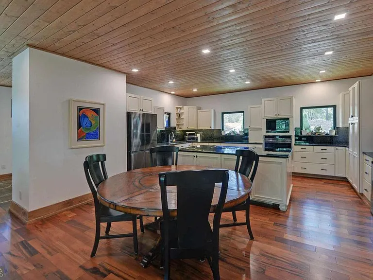 675 Freedom Heights Dr — Photo 8