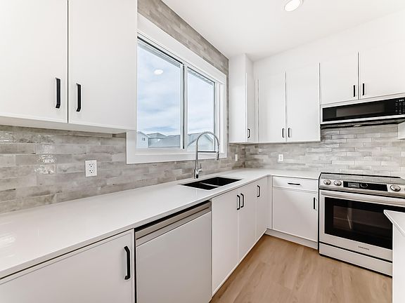 3rd image of 2332 159th St SW
