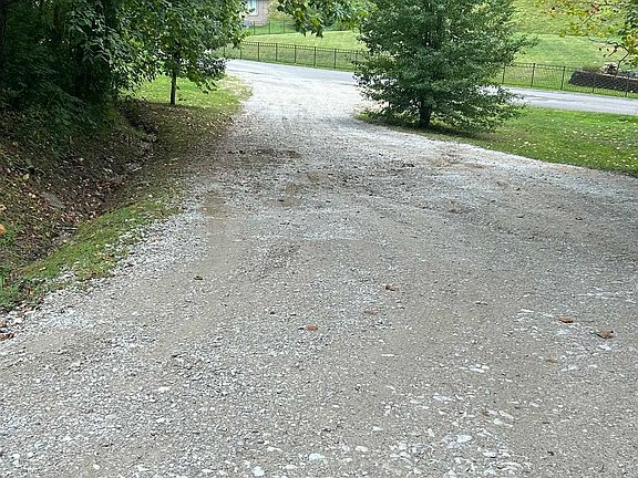 2nd image of 104 Verne Horne Dr