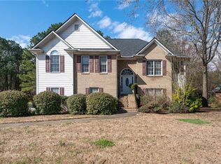 54 Planters Dr, Cartersville, GA 30120