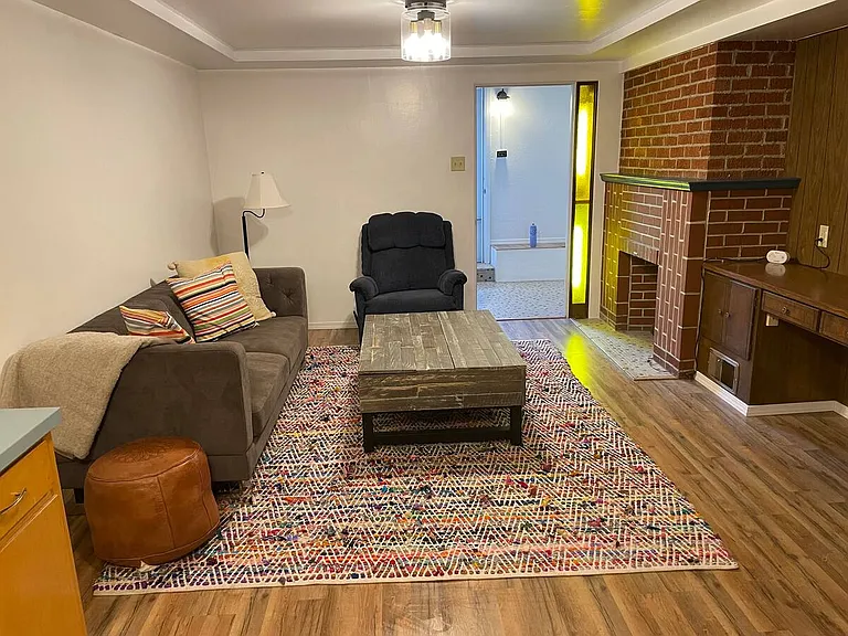 520 W Kansas Ave — Photo 10