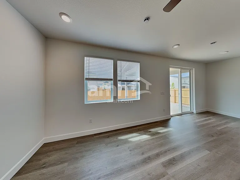 10021 Atchinson Ct — Photo 8