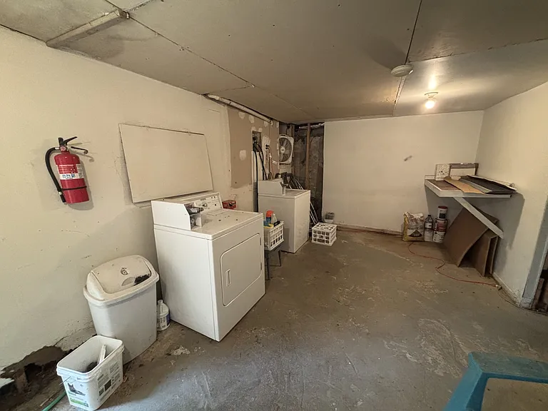 301 E Cross St #2 — Photo 3