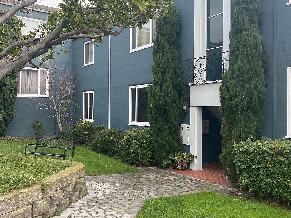 Front Courtyard Entry