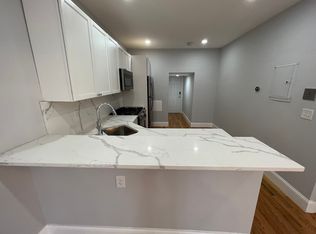 372A Oxford St #2, Cambridge, MA 02140